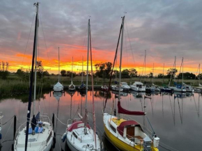 Ferienwohnung mit Balkon und Wasserblick, Ueckermünde